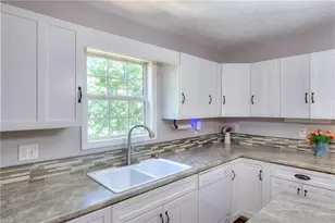 2315 Fisher Dr, Loganville, GA 30052 - Photo 8