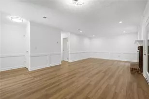 129 Sandalwood Cir, Lawrenceville, GA 30046 - Photo 10
