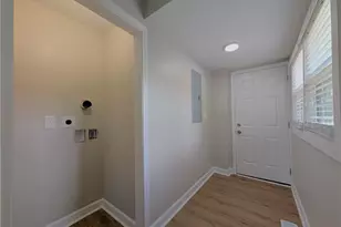 1377 Pine Ave, Atlanta, GA 30344 - Photo 8