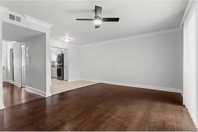 5621 Kingsport Drive NE, Sandy Springs, GA 30342 - Photo 8
