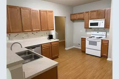 1260 Chinon Point, Lithonia, GA 30058 - Photo 4