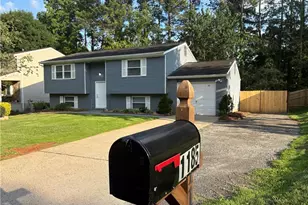 1185 Worthington Hills Dr, Roswell, GA 30076 - Photo 2