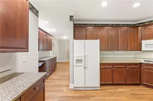 1010 Laurian Park Dr Dr, Roswell, GA 30075 - Photo 8