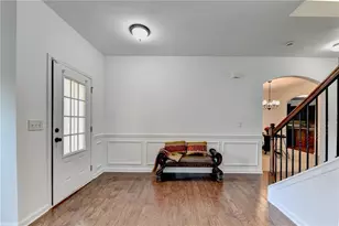 560 Collingsworth Ln, Lawrenceville, GA 30043 - Photo 8