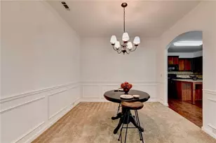 560 Collingsworth Ln, Lawrenceville, GA 30043 - Photo 10