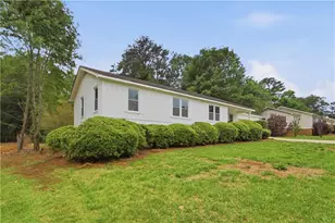 6867 Laurel Wood Dr, Douglasville, GA 30135 - Photo 2