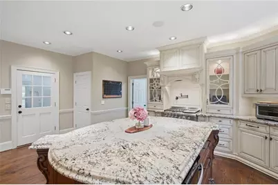 10025 Farmbrook Lane, Johns Creek, GA 30022 - Photo 18