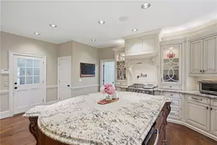 10025 Farmbrook Ln, Johns Creek, GA 30022 - Photo 18
