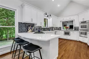 705 Glengary Way NE, Atlanta, GA 30342 - Photo 6