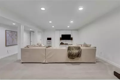 705 Glengary Way NE, Atlanta, GA 30342 - Photo 32