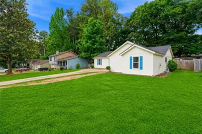 822 Brandlwood Way NW, Lilburn, GA 30047 - Photo 2