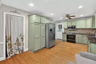 6875 Castleton Dr, Atlanta, GA 30328 - Photo 12