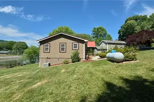 1693 Chatuge Shores Rd, Hiawassee, GA 30546 - Photo 8