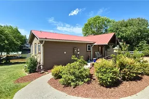 1693 Chatuge Shores Rd, Hiawassee, GA 30546 - Photo 2