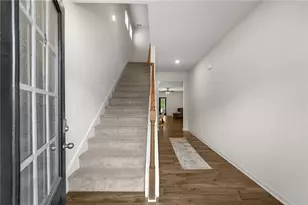 850 Bentley Dr, Fairburn, GA 30213 - Photo 2