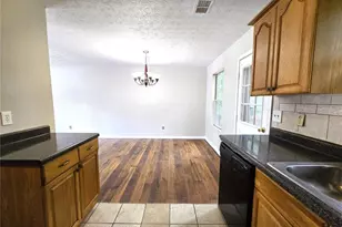 3163 Aberdeen Way, Lithonia, GA 30038 - Photo 4