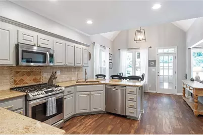 4635 Hardwick Court, Suwanee, GA 30024 - Photo 10