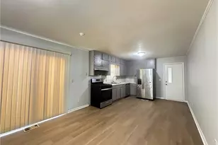 967 Pine Roc Dr, Stone Mountain, GA 30083 - Photo 4