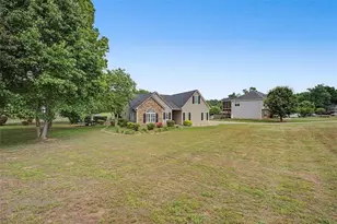 203 Rosewood Dr SE, Calhoun, GA 30701 - Photo 4