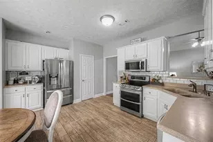 203 Rosewood Dr SE, Calhoun, GA 30701 - Photo 16