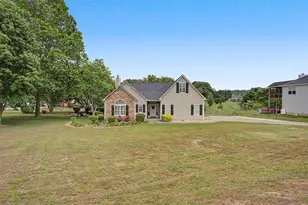 203 Rosewood Dr SE, Calhoun, GA 30701 - Photo 2
