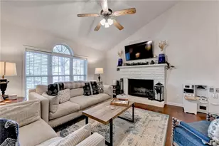 95 N Gwinnett St, Buford, GA 30518 - Photo 8