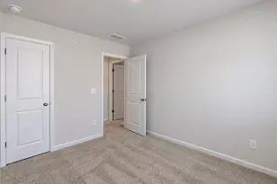 9448 Maple Grv Ln, Jonesboro, GA 30238 - Photo 4