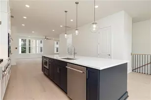 2251 Crestview Dr NE, Brookhaven, GA 30319 - Photo 12