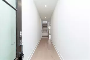 2251 Crestview Dr NE, Brookhaven, GA 30319 - Photo 2