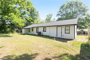 805 Pamela Dr, Griffin, GA 30224 - Photo 4