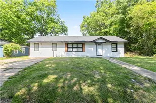 805 Pamela Dr, Griffin, GA 30224 - Photo 1