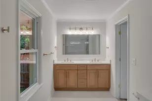 2794 Long Way, Decatur, GA 30032 - Photo 8