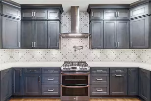 1060 Forest Creek Dr, Canton, GA 30115 - Photo 10