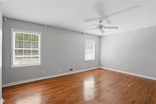 7195 Hunters Branch Dr, Atlanta, GA 30328 - Photo 12