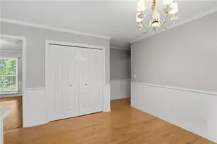 7195 Hunters Branch Dr, Atlanta, GA 30328 - Photo 8