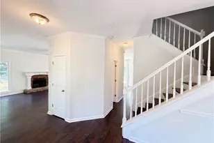 1008 Smithwyck Dr, Canton, GA 30115 - Photo 4