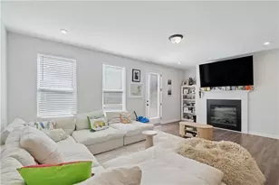 383 Skylar Way SE, Atlanta, GA 30315 - Photo 4