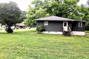 415 Magnolia St, La Fayette, GA 30728 - Photo 2
