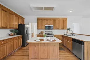 3235 Lake Russell Way, Buford, GA 30519 - Photo 20