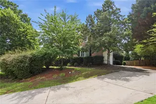 519 Emerald Lake Ln, Buford, GA 30518 - Photo 2