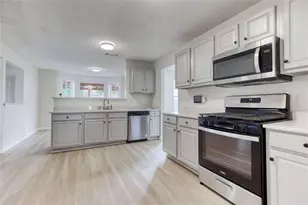 1534 Cutters Mill Dr, Lithonia, GA 30058 - Photo 2