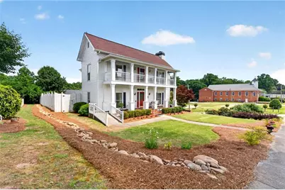 172 E Shadburn Avenue, Buford, GA 30518 - Photo 4