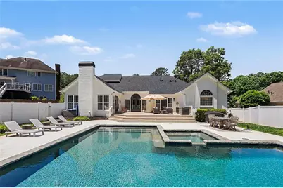 565 Wexford Hollow Run, Roswell, GA 30075 - Photo 2