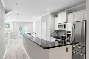 1297 Liberty Pkwy, Atlanta, GA 30318 - Photo 12