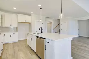 6904 Lancelot Ct, Flowery Branch, GA 30542 - Photo 16