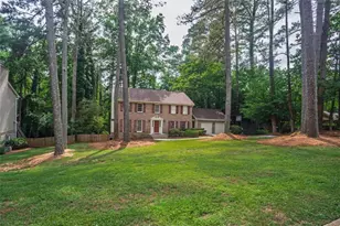3838 Hunting Ridge Dr, Lilburn, GA 30047 - Photo 2