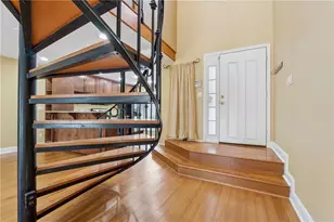 1023 Riverbend Club Dr SE, Atlanta, GA 30339 - Photo 4