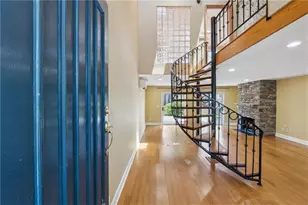 1023 Riverbend Club Dr SE, Atlanta, GA 30339 - Photo 2