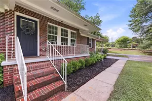 1237 S Enota Dr NE, Gainesville, GA 30501 - Photo 2