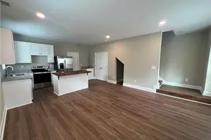 1027 Park Hill Dr, Gainesville, GA 30501 - Photo 2